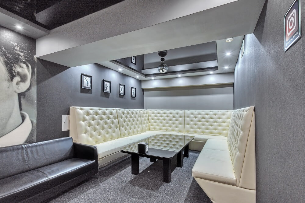 Караоке Bocelli -Интерьерная фотосъёмка  в Алматы