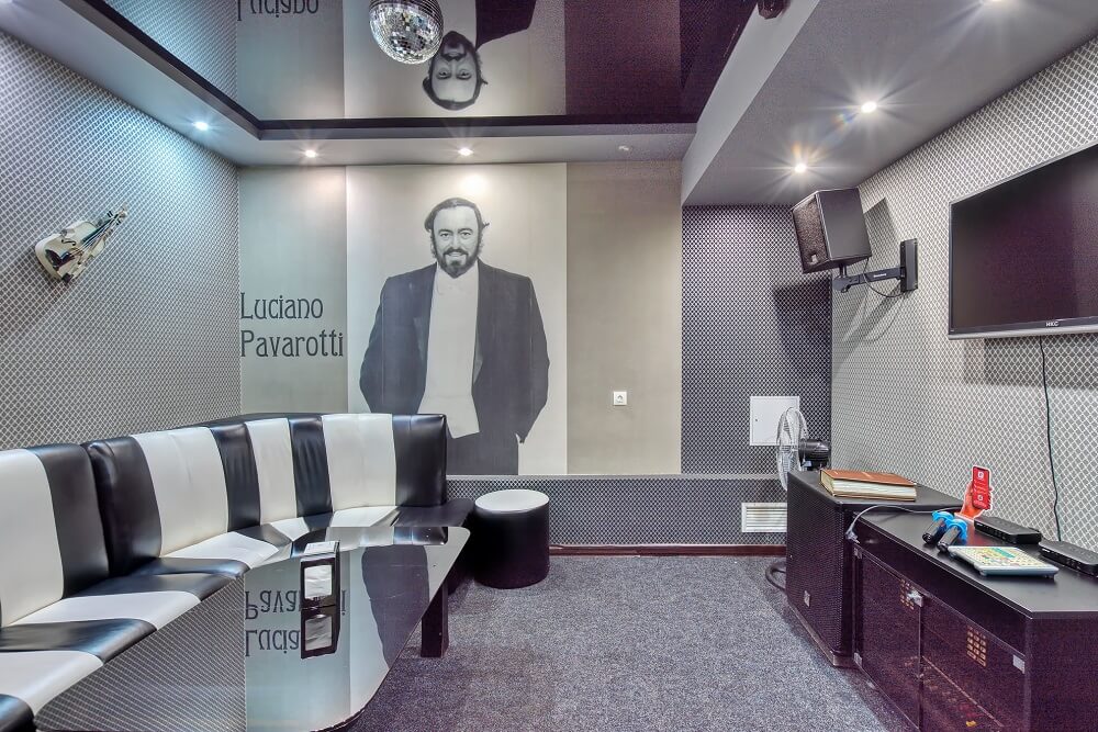 Караоке Bocelli -Интерьерная фотосъёмка  в Алматы